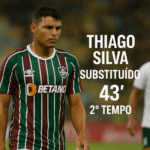 Thiago Silva, zagueiro do Fluminense, foi substituído no segundo tempo por precaução. O jogador saiu de campo aos 43 minutos
